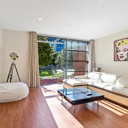 Sleek Modern Pad Next To Spark Arena Free Parking Auckland Exterior photo