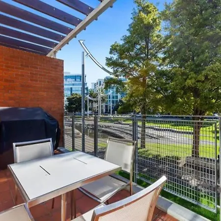 Sleek Modern Pad Next To Spark Arena Free Parking Auckland Exterior photo