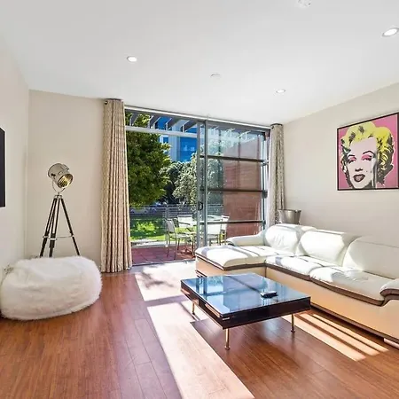 Sleek Modern Pad Next To Spark Arena Free Parking Auckland Exterior photo